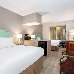 Studio Suite Two Queen Beds Non-Smoking